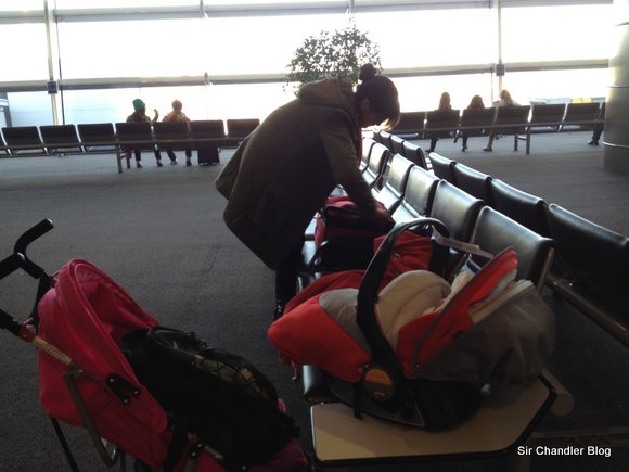 Viajar con bebés en el avión: consejos - Sir Chandler